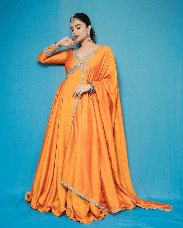 Sreemukhi’s Radiant Elegance in Orange Is All You Need to Check Sreemukhi’s Radiant Elegance in Orange Is All You Need to Check