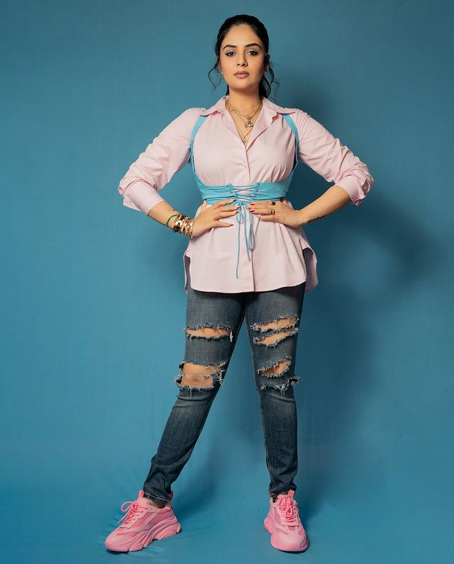 Sreemukhi’s Radiant Elegance in Orange Is All You Need to Check Sreemukhi’s Radiant Elegance in Orange Is All You Need to Check