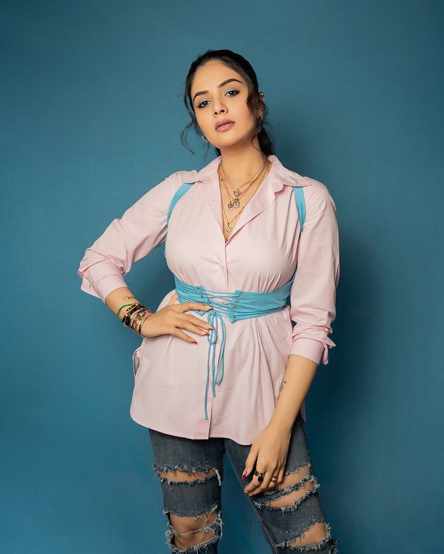 Sreemukhi’s Radiant Elegance in Orange Is All You Need to Check Sreemukhi’s Radiant Elegance in Orange Is All You Need to Check