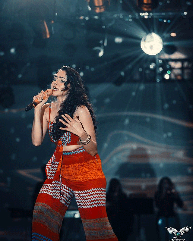 Andrea looks like a rock star in black