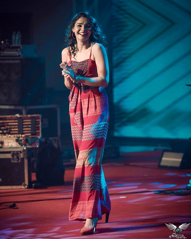 Andrea looks like a rock star in black