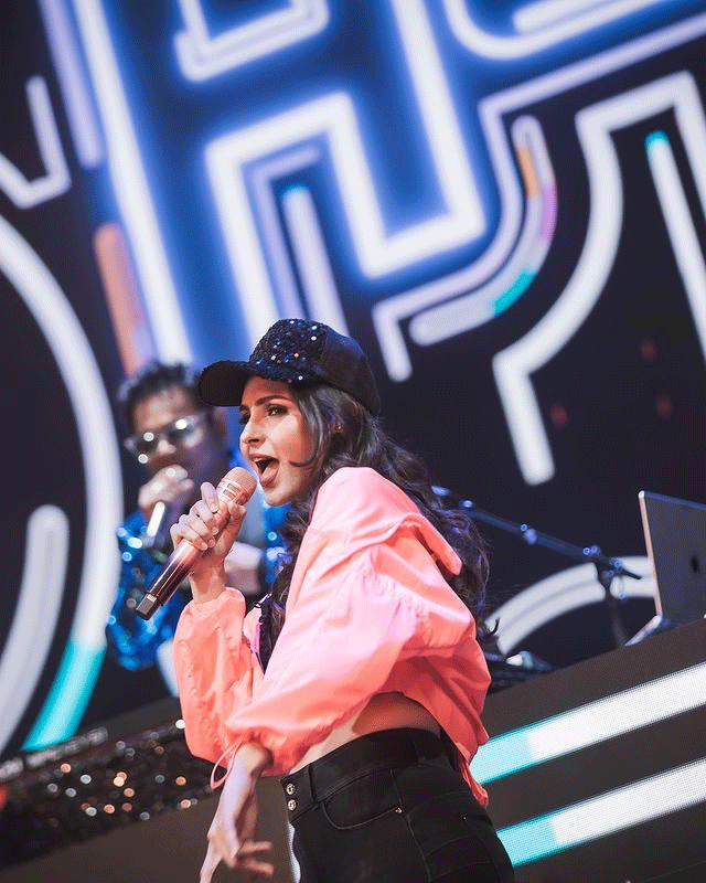 Andrea looks like a rock star in black