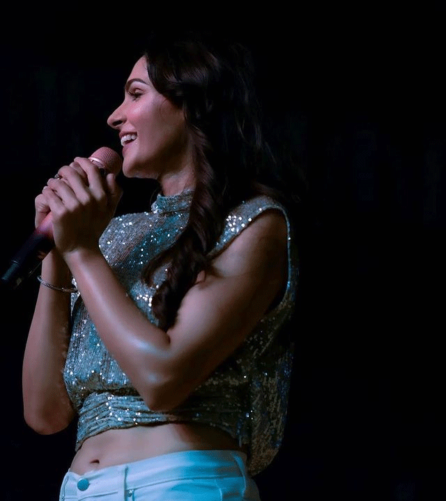 Andrea looks like a rock star in black