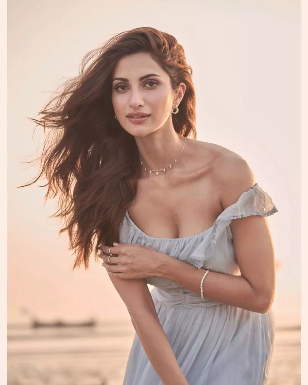 Diksha J Singh sets fashion bar high Diksha J Singh sets fashion bar high