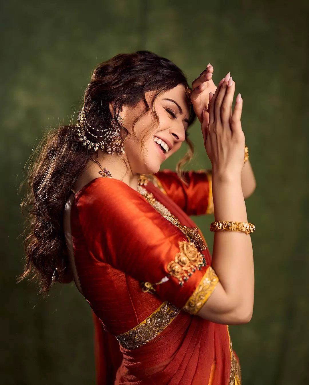 Hansika Makes You Breathless in Saree Look Hansika Makes You Breathless in Saree Look