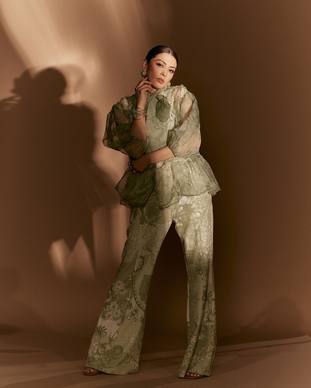 Hansika Makes You Breathless in Saree Look Hansika Makes You Breathless in Saree Look