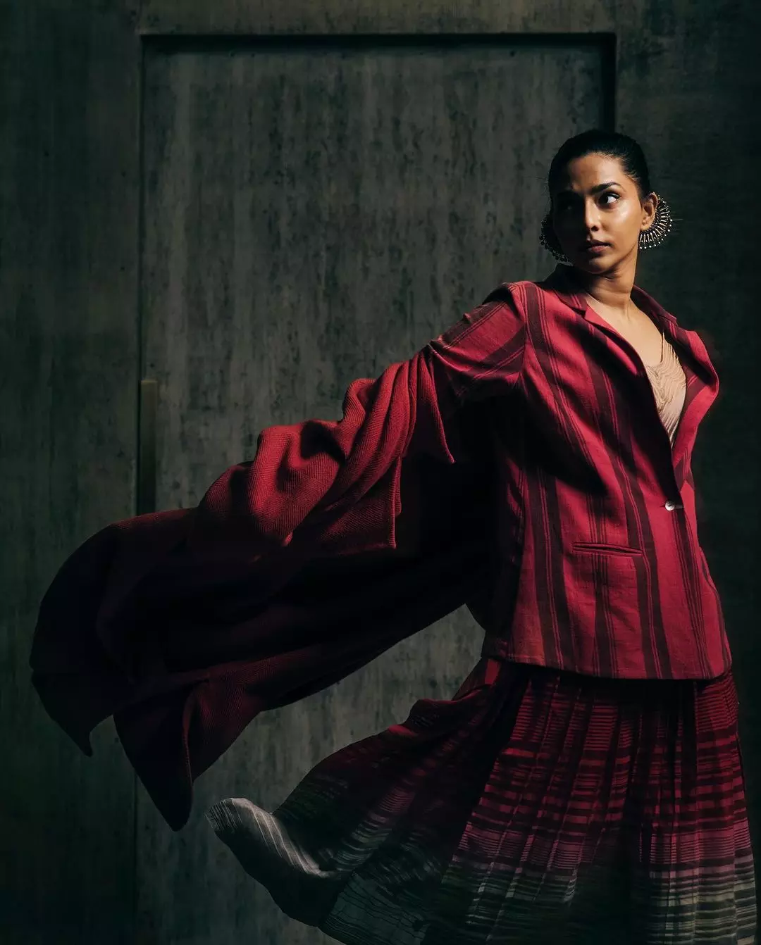 Aishwarya Lekshmi stylish look ever in white Aishwarya Lekshmi stylish look ever in white