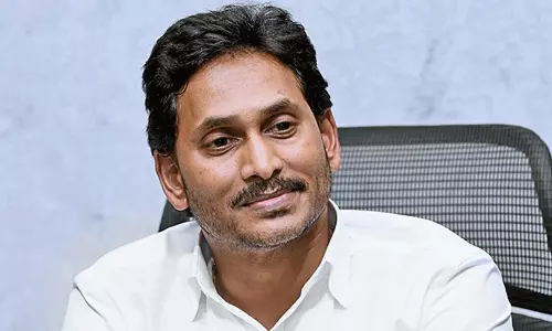 జగన్ కి ప్రతిపక్ష హోదా...కౌంటర్ దాఖలుకు హైకోర్టు ఆదేశం