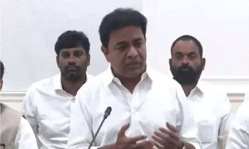 కాంగ్రెస్ కు థ్యాంక్స్: పెద్ద మేకల వ్యాపారిని ఇచ్చింది.. కేటీఆర్ సటైర్లు కాంగ్రెస్ కు థ్యాంక్స్: పెద్ద మేకల వ్యాపారిని ఇచ్చింది.. కేటీఆర్ సటైర్లు