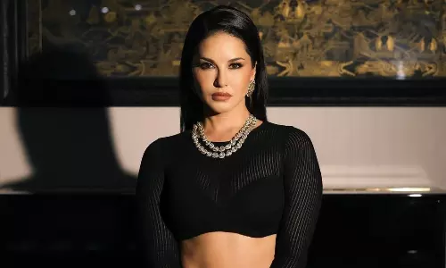 స‌న్నీలియోన్: ఇంతందం వెన‌క అంత ఘాటు స్టోరి