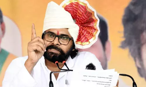 పవన్ హిందూత్వం...కమలానికి అస్తిత్వం!