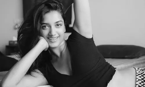 నడుము మెరుపులతో హార్ట్‌బీట్ పెంచిన బాగ్యశ్రీ