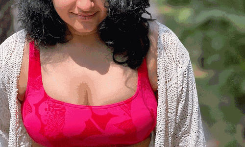 Beachy, Breezy, Beautiful: Poonams Stunning Style