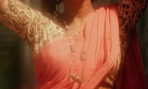 Vinusha Devi Reveals Other SIde In Saree