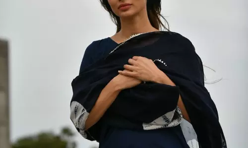 Mouni Roy Seeks Blessings of Adiyogi