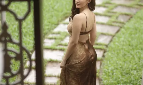 Amyra Dastur’s Redefines Style In Her Fashion Journey