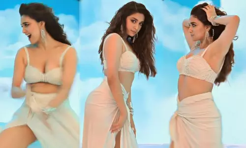 గ్లామర్ గాలిలో కీర్తి విశ్వరూపం...క్లిక్కయ్యేనా?