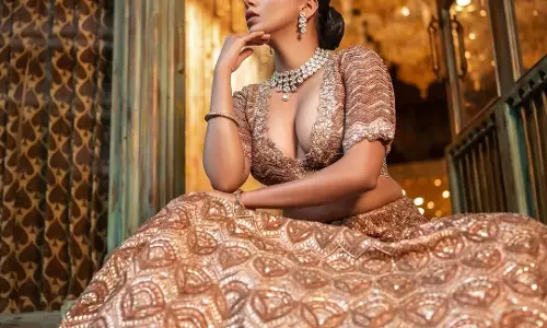 Sania Prasad Rocks Internet With New Pictures