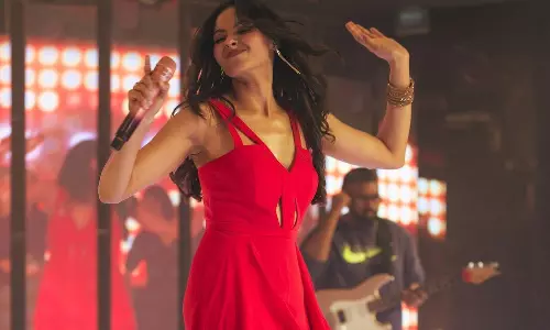 ఈ గాయ‌ని రియ‌ల్ రాక్ స్టార్ నో డౌట్