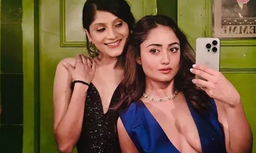సెల్పీ లో  ఆ బ్యూటీ...త్రిదా చౌద‌రి అక్క‌లా!