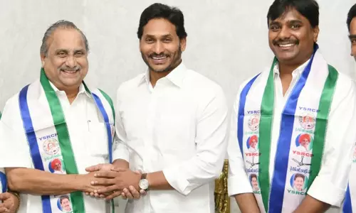 జూనియర్ ముద్రగడకు వైసీపీ భారీ చాన్స్! జూనియర్ ముద్రగడకు వైసీపీ భారీ చాన్స్!