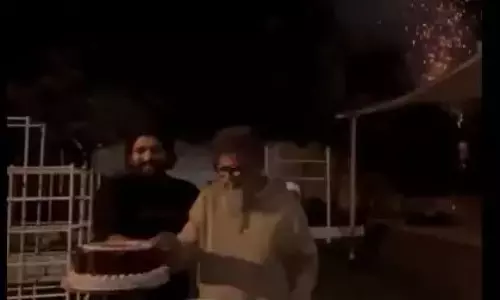 అర్థరాత్రి పుష్ప 2 సక్సెస్‌ వేడుకలో బన్నీ,సుక్క!