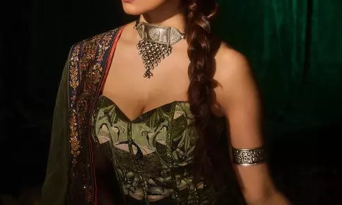 Malavika’s Green Lehenga Steals the Style Spotlight!