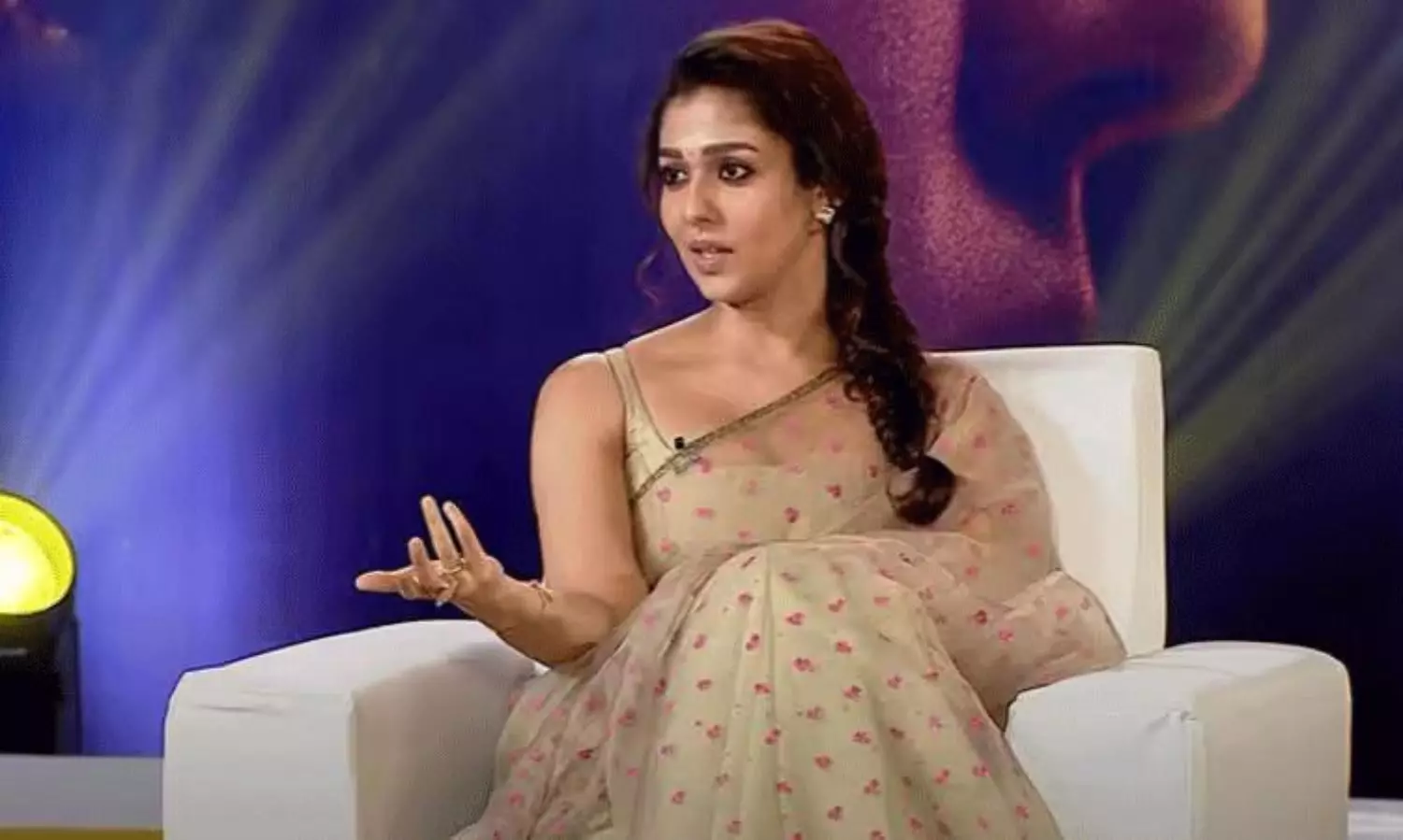 నా సినిమాలు హిట్ కావడానికి వాళ్లే కారణం : నయనతార నా సినిమాలు హిట్ కావడానికి వాళ్లే కారణం : నయనతార