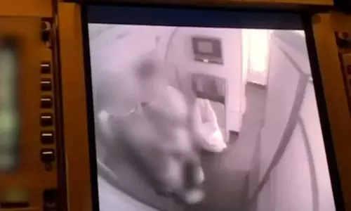 విమానంలో సె*క్స్  చేస్తూ కెమెరాకు చిక్కిన జంట... వీడియో వైరల్!