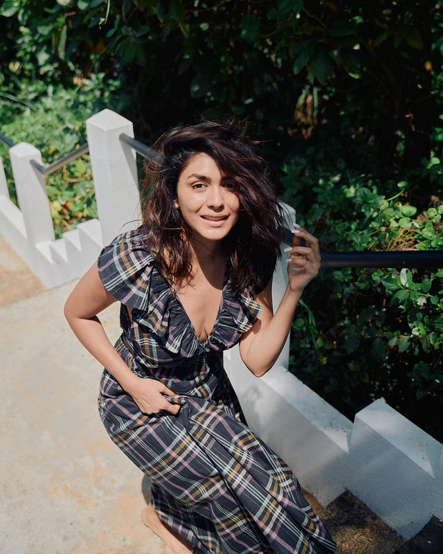 Mrunal Thakur Adorable Snaps That Will Amaze You