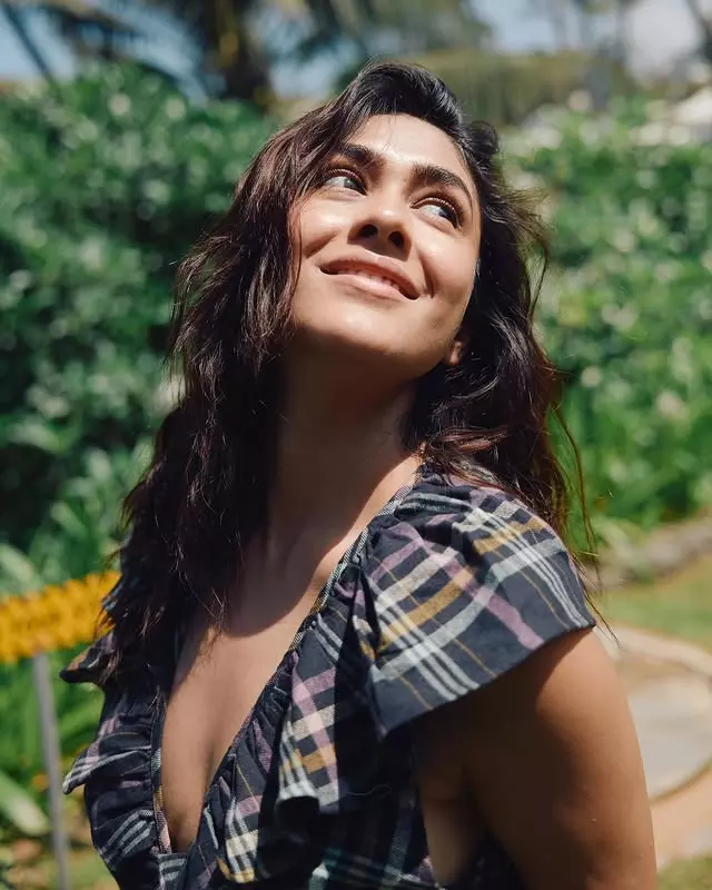 Mrunal Thakur Adorable Snaps That Will Amaze You