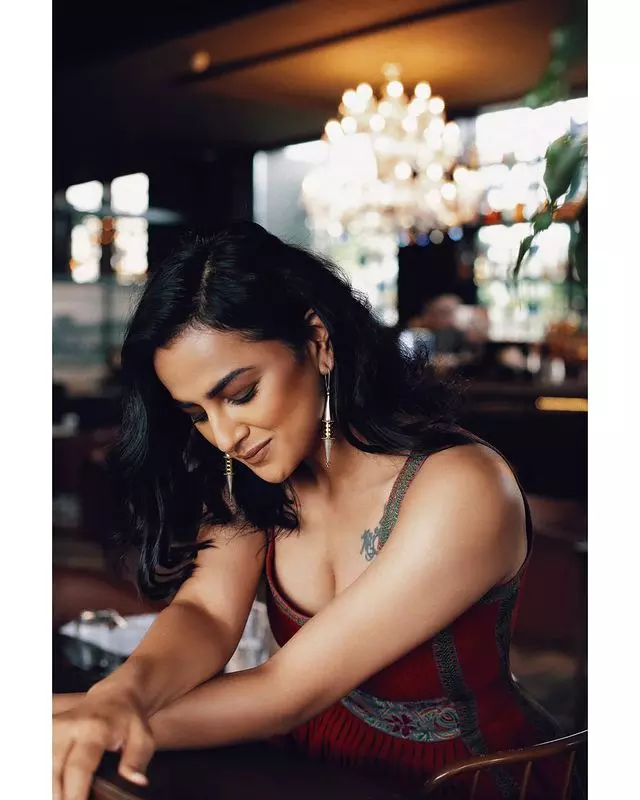 Shraddha Srinath’s Every Picture Tells a Story!