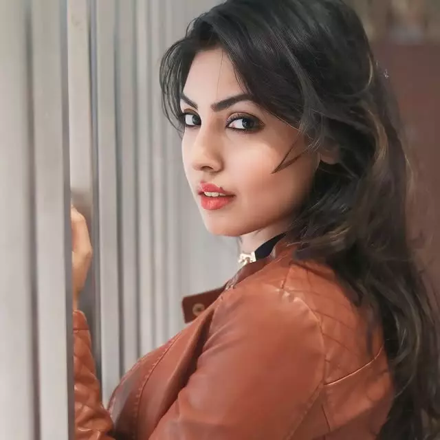 Here�s why Komal Jha�s dress is winning the internet