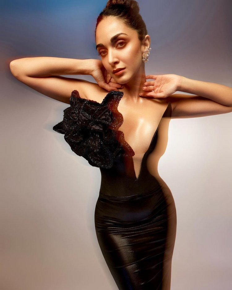 Kiara’s Bazaar Looks: Hotter Than Ever!