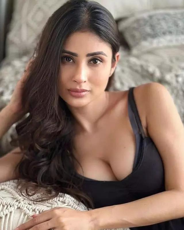 Mouni Roy’s Style: Sophistication Meets Daring!
