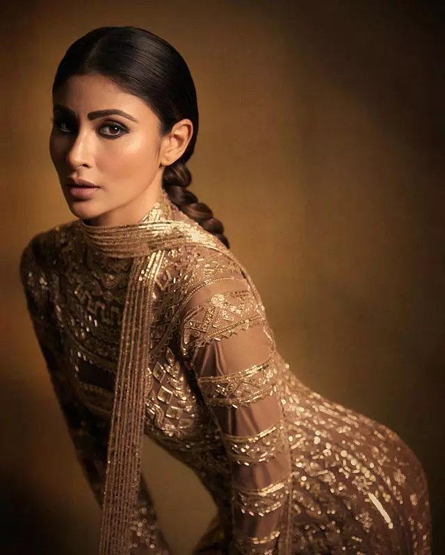 Mouni Roy’s Style: Sophistication Meets Daring!