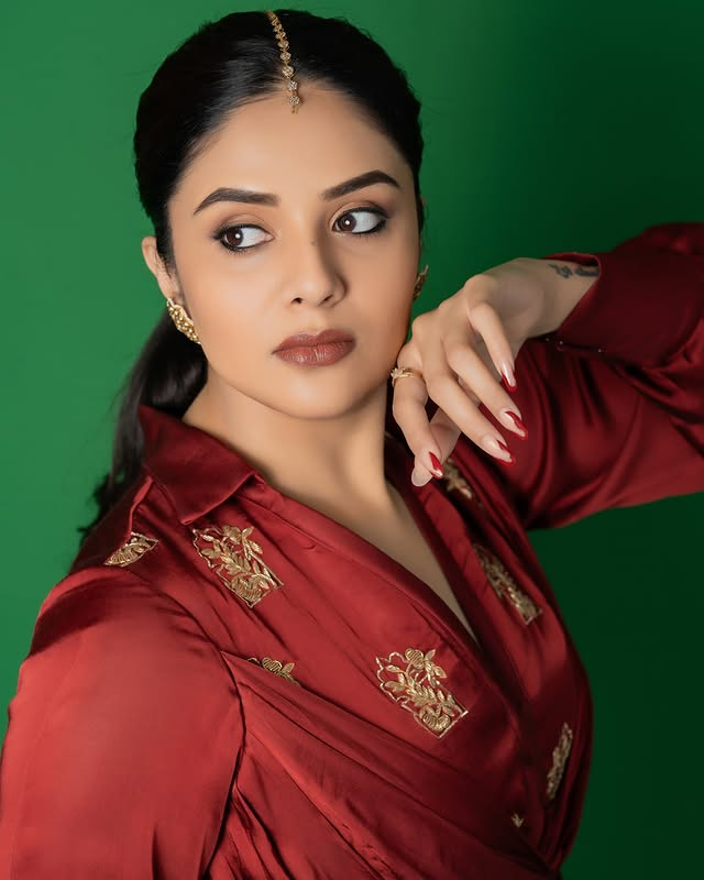 Sreemukhi: A Star Exuding Style and Confidence Sreemukhi: A Star Exuding Style and Confidence