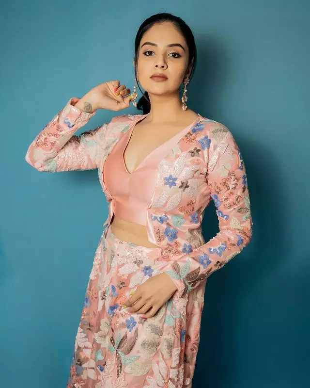 Sreemukhi: A Star Exuding Style and Confidence Sreemukhi: A Star Exuding Style and Confidence