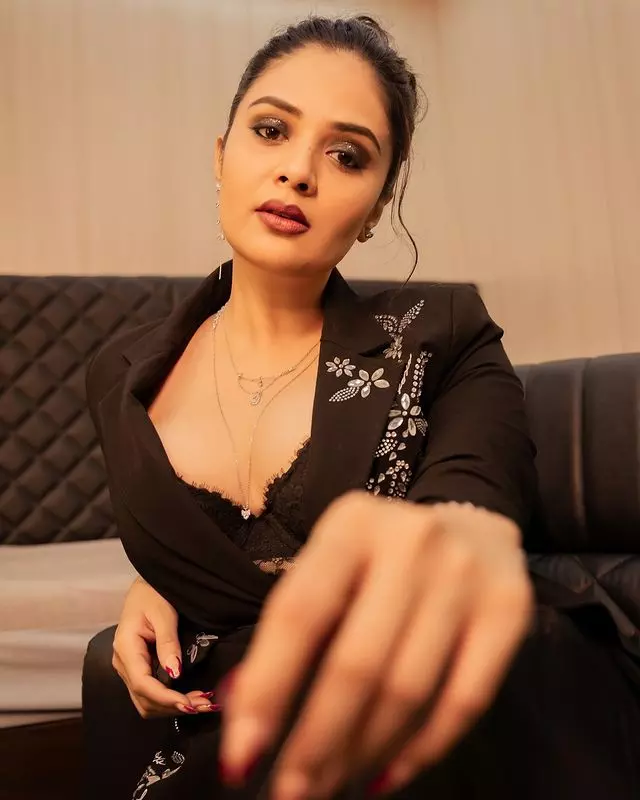 Sreemukhi: A Star Exuding Style and Confidence Sreemukhi: A Star Exuding Style and Confidence