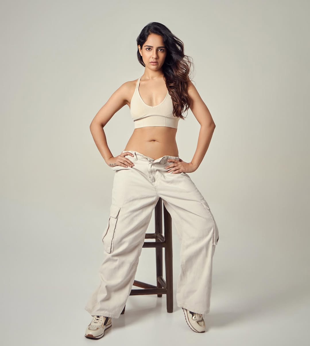 Malvi Malhotra Stuns in a Vibrant Yellow Saree