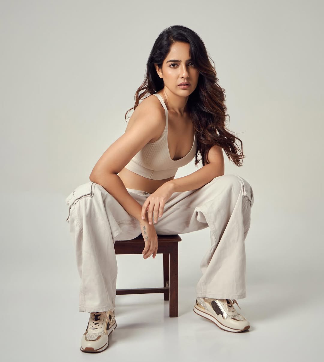 Malvi Malhotra Stuns in a Vibrant Yellow Saree Malvi Malhotra Stuns in a Vibrant Yellow Saree