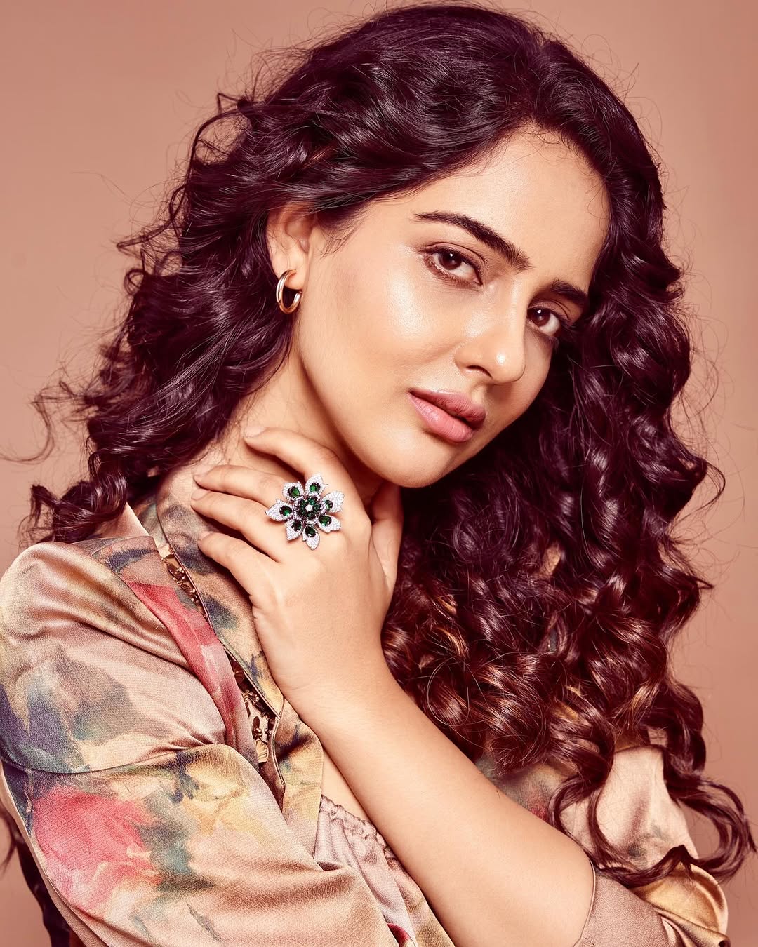 Malvi Malhotra Stuns in a Vibrant Yellow Saree Malvi Malhotra Stuns in a Vibrant Yellow Saree