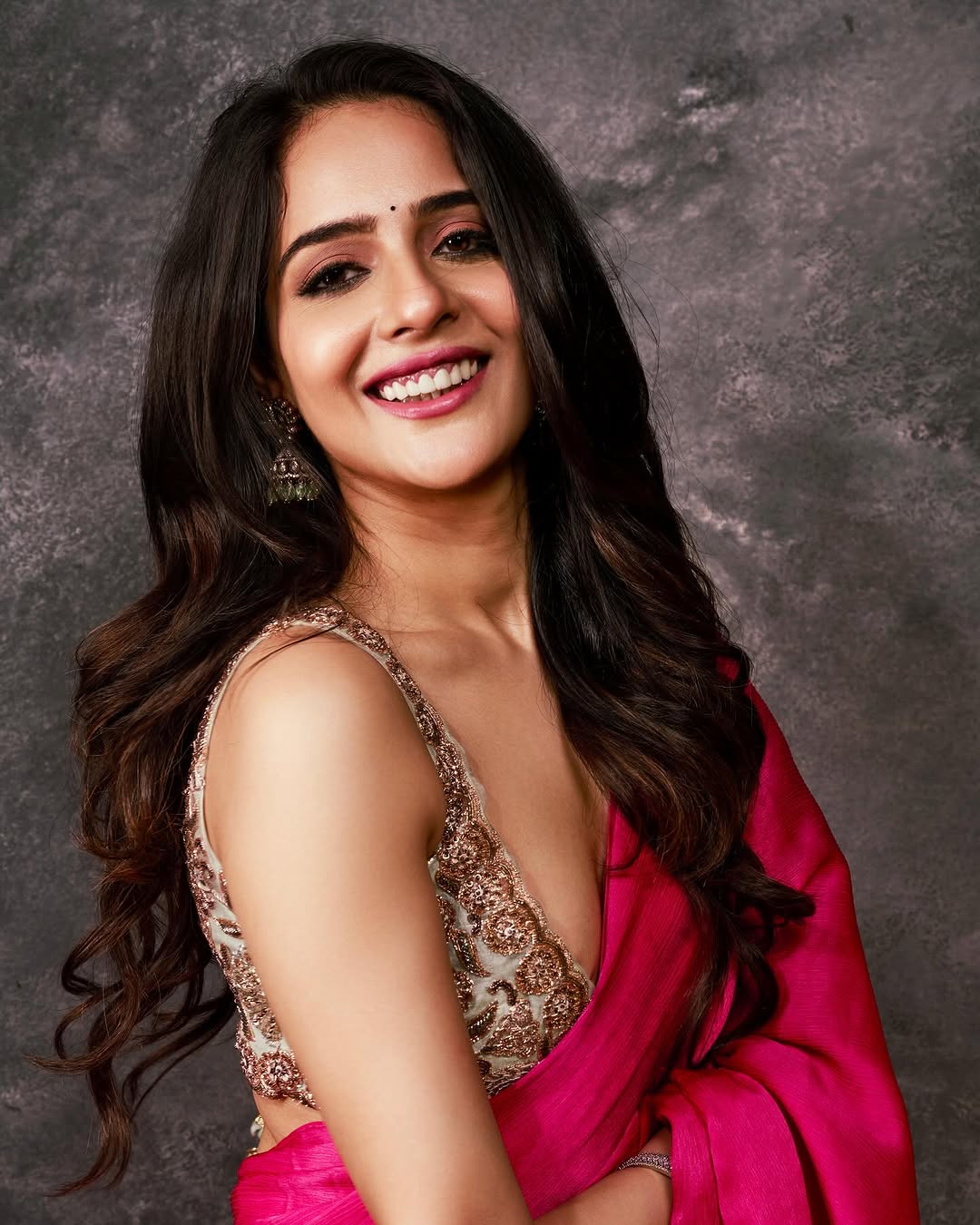 Malvi Malhotra Stuns in a Vibrant Yellow Saree Malvi Malhotra Stuns in a Vibrant Yellow Saree