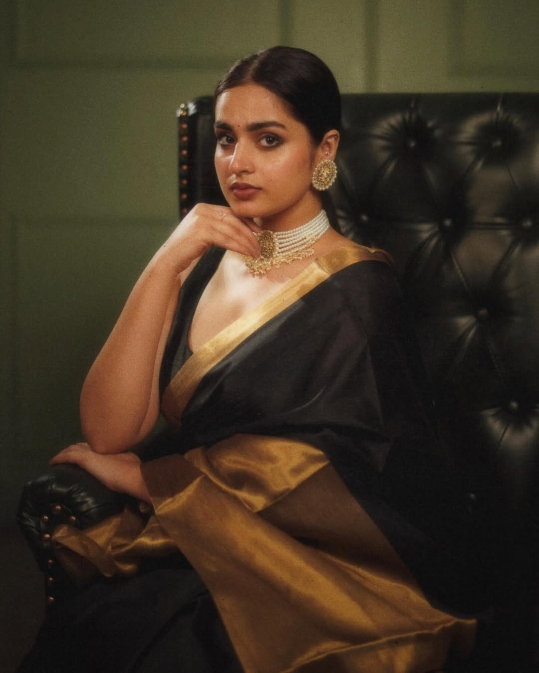 Flowers and Fashion: Ayeshas Cozy Glow!