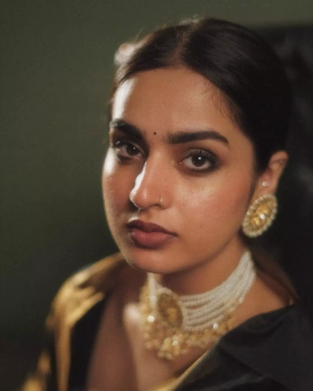 Flowers and Fashion: Ayeshas Cozy Glow!