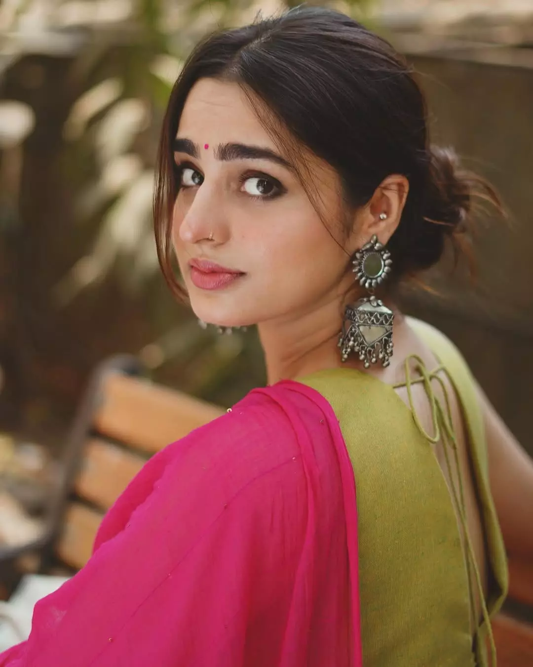 Flowers and Fashion: Ayeshas Cozy Glow!