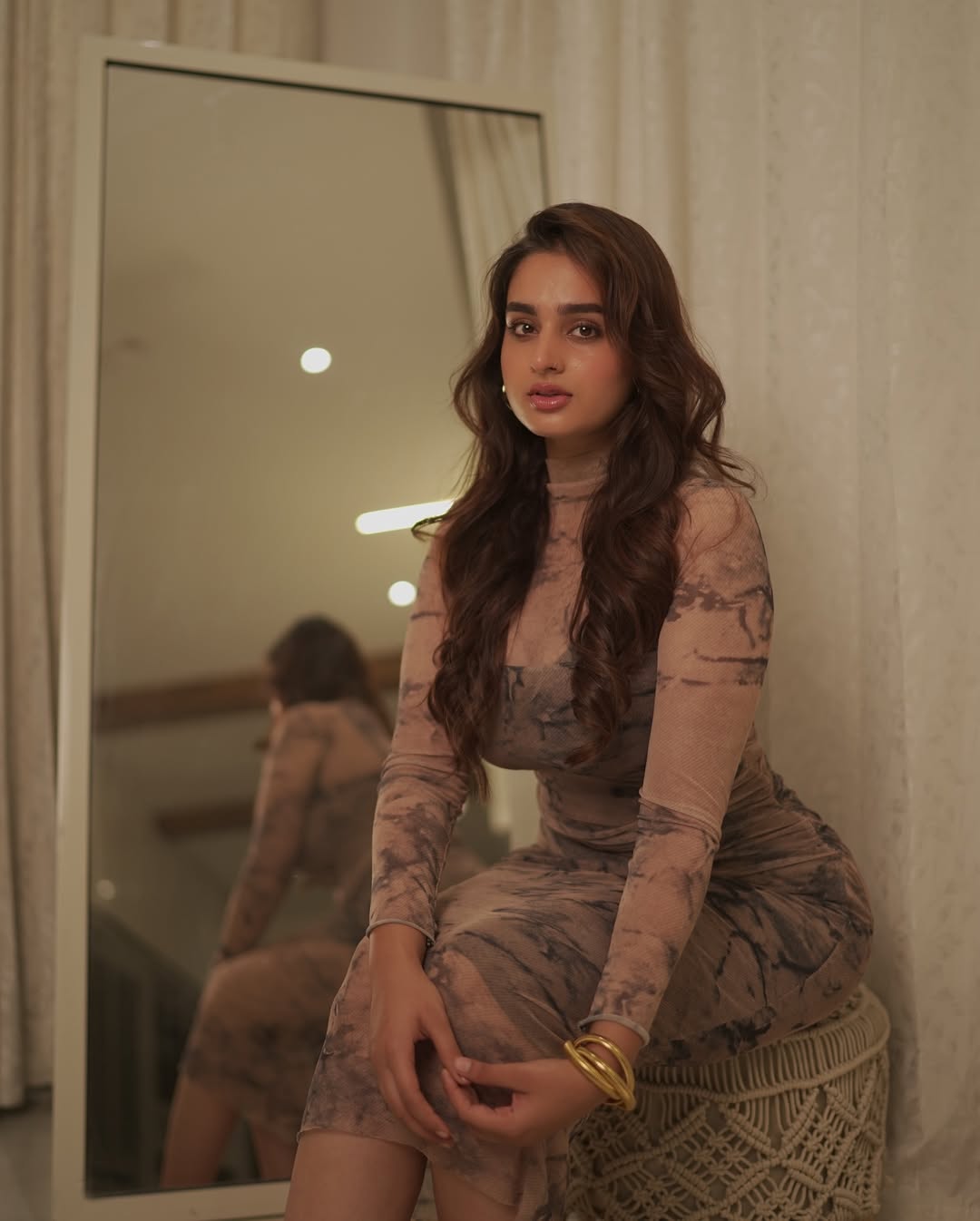 Flowers and Fashion: Ayeshas Cozy Glow! Flowers and Fashion: Ayeshas Cozy Glow!