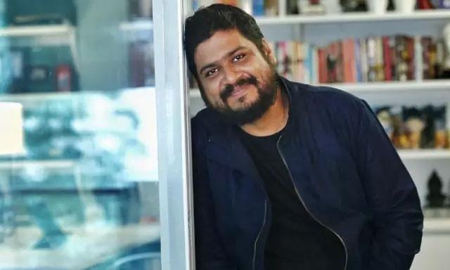 'ఆదిపురుష్‌' తర్వాత రూటు మార్చాడు! | Director Om Raut OTT Web Series