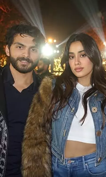 Janhvi’s Adorable Christmas Celebration with Boyfriend Shikhar!
