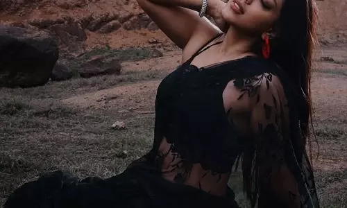 Deviyani Sharma’s style is the reason bank balance broke Deviyani Sharma’s style is the reason bank balance broke